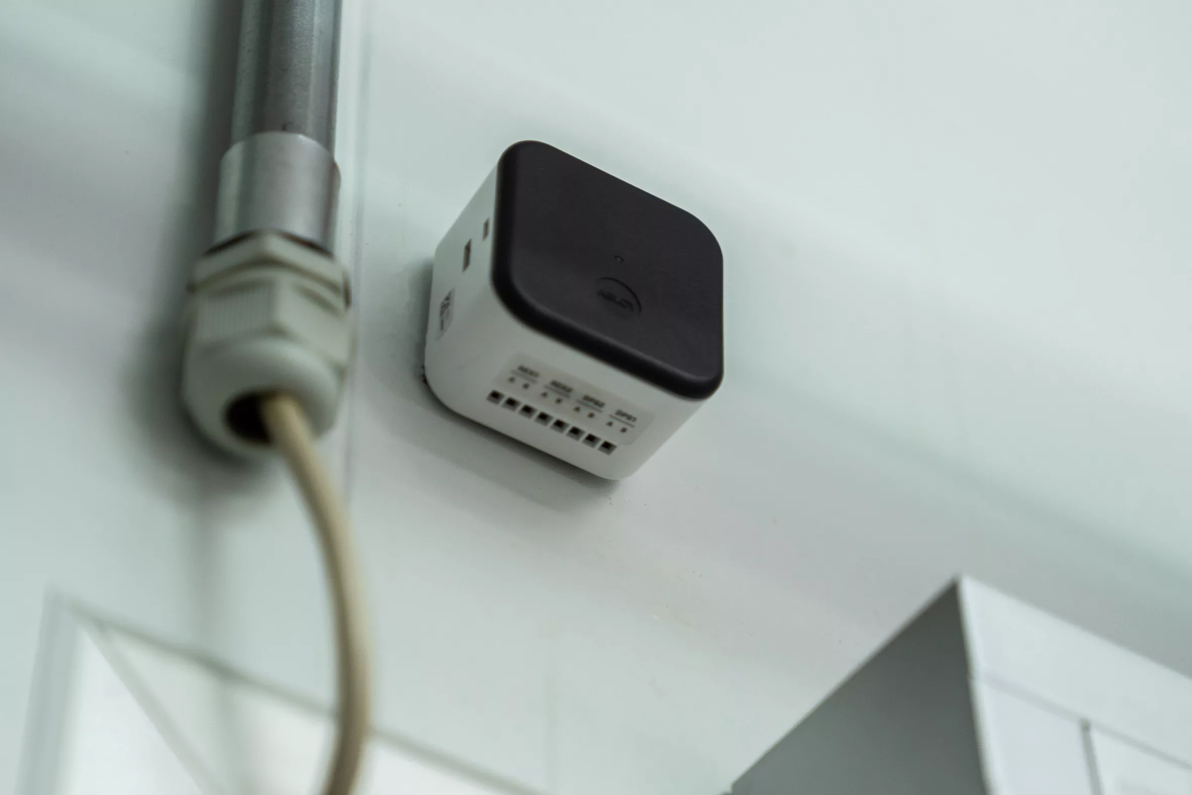 ABLOY-Keyless-Access-Controller-installed.jpg