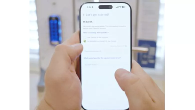 Hands holding a phone.