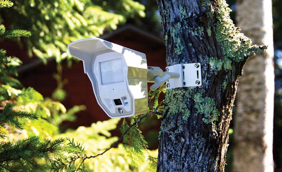 The Dragonfly wire-free camera uses 900 Megahertz rather than Wi-Fi