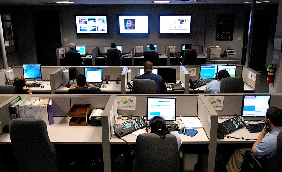 Call Center Wide Angle 300 dpi