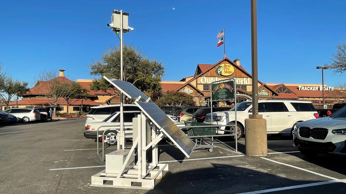 Video trailer system monitoring a retail parking lot