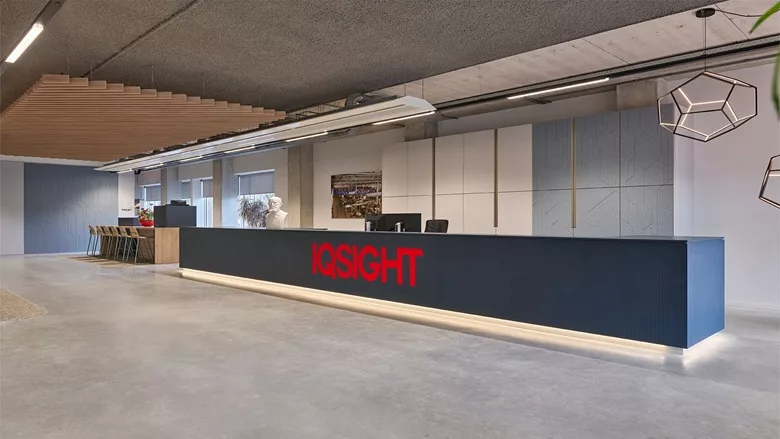 IQSIGHT Front Desk